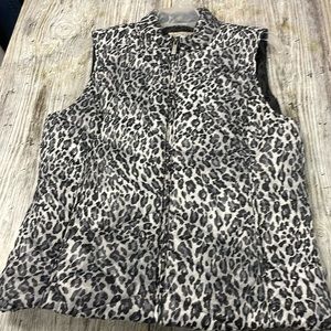 Jones New York Sport | Women’s Petite Gray Leopard Print Pattern Vest